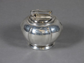 A Sterling silver table lighter by Colibri, marks rubbed