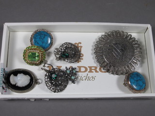 A pierced filigree brooch and a small collection of costume jewellery