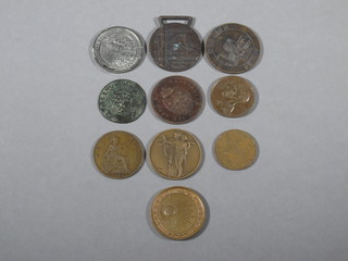 An Italian Victory medal and various coins