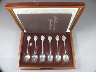 6 Franklin Mint Sovereign Queen Collection silver teaspoons, 4  1/2 ozs, cased
