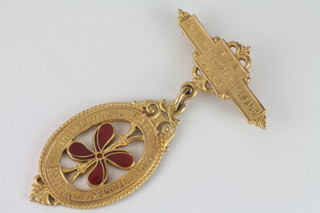A 9ct gold and enamelled International Paint & Compositions  Co. Ltd 25 year brooch