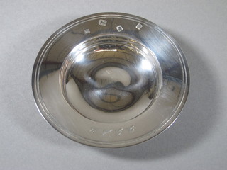 A modern silver Armada dish 5", presented by the West Sussex  Golf Club 3ozs