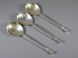 3 Victorian silver seal end serving spoons, London 1872, 5ozs