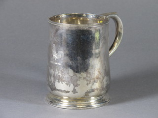 A silver 1 pint tankard engraved a cockerel, London 1934 with Jubilee hallmark 11ozs