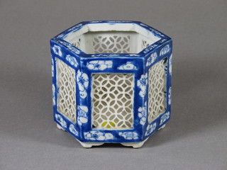 A pierced Oriental blue and white casket 3"