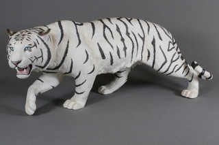 A Franklin Mint White Majesty figure of a white tiger 20"