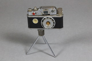 A K.KW camera lighter