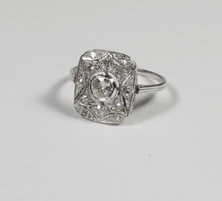 A lady's 18ct white gold dress ring set diamonds, approx 0.70ct