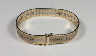 A 2 colour 9ct Continental gold bracelet