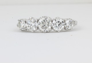 A lady's 18ct white gold dress ring set diamonds approx 1.34ct