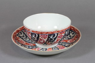 A Worcester first period Queen Charlotte pattern bowl and saucer  with fret mark to the base 4"