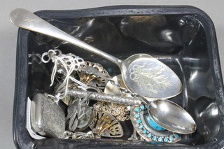 A silver vesta case, a pair of silver cufflinks and a small  collection of costume jewellery