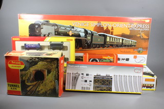 A Hornby O gauge electric train set - Venice Simplon-Orient Express British Pulman and 1 other - Northern Belle, a Hornby O gauge road rail set R2669, boxed, a Hornby GNR class J13 loco R.396, boxed, a Hornby tunnel No and a collection of various rails