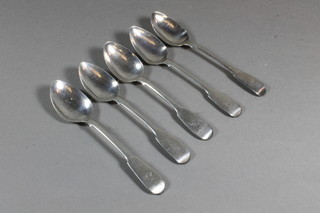 4 Victorian silver fiddle pattern teaspoons and 1 other, 2 ozs