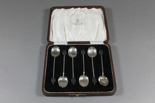 A set of 6 silver bean end coffee spoons Birmingham 1925