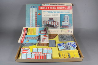 A Kenners No.23 gurda and panel building set, boxed,