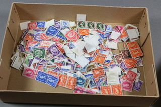 A box of 1952 to 1966 GB Elizabeth II definitive stamps, used  and mint