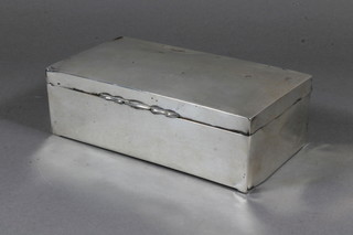 A rectangular plain silver cigarette box with hinged lid, Birmingham 1924, 6.5"