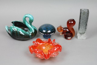 A studio glass toadstool 3" and 4 other items