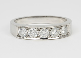 An 18ct white gold 5 stone brilliant cut diamond ring, approx. 0.7ct