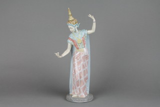 A Lladro figure of a Thai dancer no.5593 13"