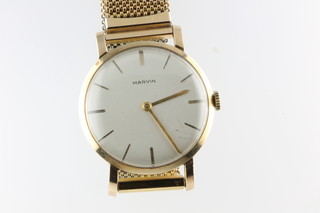A Marvin gentleman's wristwatch contained in a 9ct gold case 