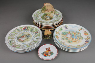 15 decorative wall plates and minor items