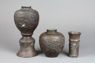 2 Japanese bronze urns 10", both f, 