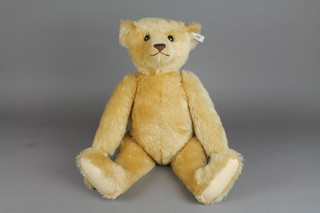 A Steiff limited edition British Collection 1907 teddybear boxed 25"