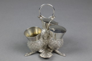 A novelty silver condiment in the form of 3 thistles, Birmingham 1945, approx 7 1/2 ozs