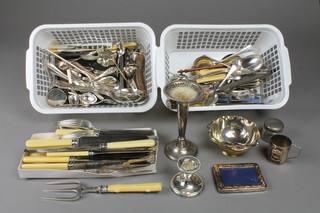 A quantity of minor plated cutlery
