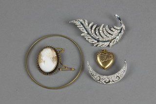 A quantity of minor paste and other jewellery