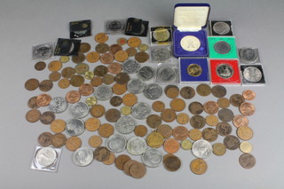 A quantity of mainly GB coins and crowns