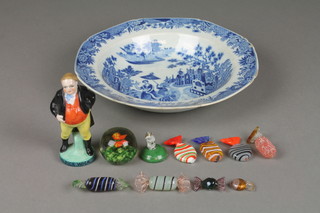 A collection of Murano glass sweets and minor items
