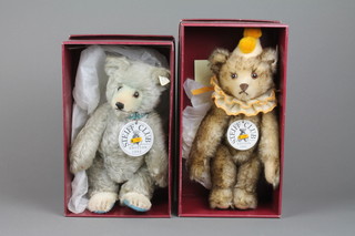 A Steiff Club Edition bear 1992-1993 complete with medallion together with 1 other 1993, boxed boxed