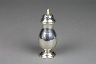 A silver baluster pepperette, London 1929, approx. 84 grams