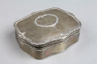 An Edwardian repousse silver ring box with vacant cartouche, Birmingham 1908 4"