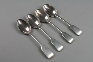 A set of 4 Victorian silver fiddle pattern dessert spoons, London 1856, approx. 194 grams
