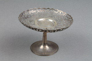 A Chinese pierced silver tazza with floral decoration, 3" 