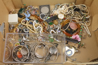 A quantity of silver and other costume jewellery