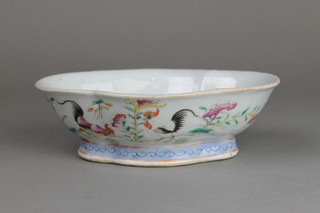 A Chinese famille rose shallow bowl decorated with cockerell 7 1/2" 