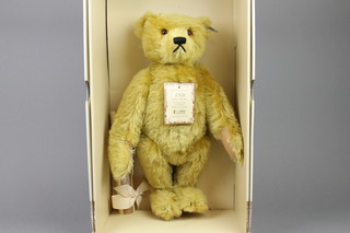Steiff 1920 Replica Classic Teddy Bear 000836 13"