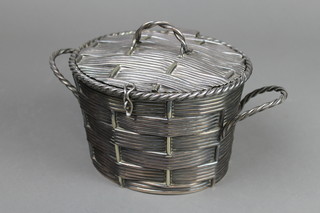 An Edwardian silver plated novelty biscuit barrel in the form of a 2 handled wicker basket 10" 