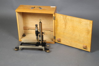 Philip Harris Ltd of Birmingham.  A steel travailing microscope, boxed   