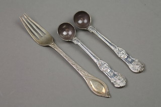 A pair of Victorian silver Kings Pattern mustard spoons, a ditto fork, approx 92 grams