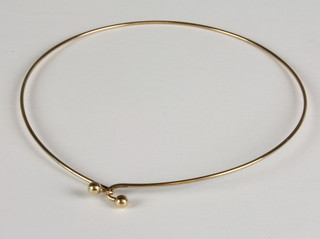 A 9ct gold wirework necklace with ball terminals, 8 grams 