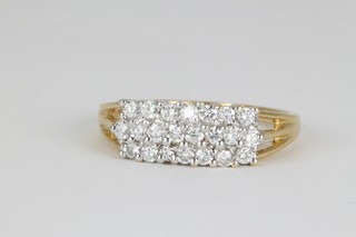 An 18ct yellow gold 3 row diamond ring, approx. 0.5ct, size M 1/2