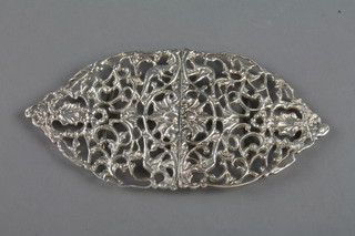 A silver pierced buckle with flowers and scrolls, London 1973, 58 grams