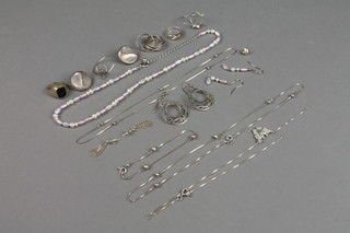 A quantity of minor silver costume jewellery