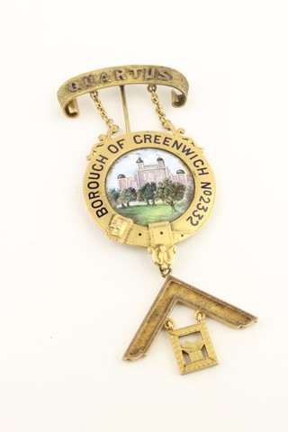A 15ct gold and enamelled Masonic jewel, Borough of Greenwich no.2332, gross 28 grams